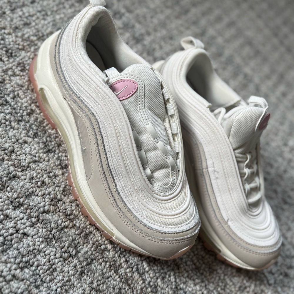 Nike Women's Cream Sneakers